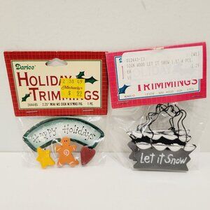 2 Vtg Mini Darice Holiday Trimmings Dollhouse Wood Christmas Signs Decor